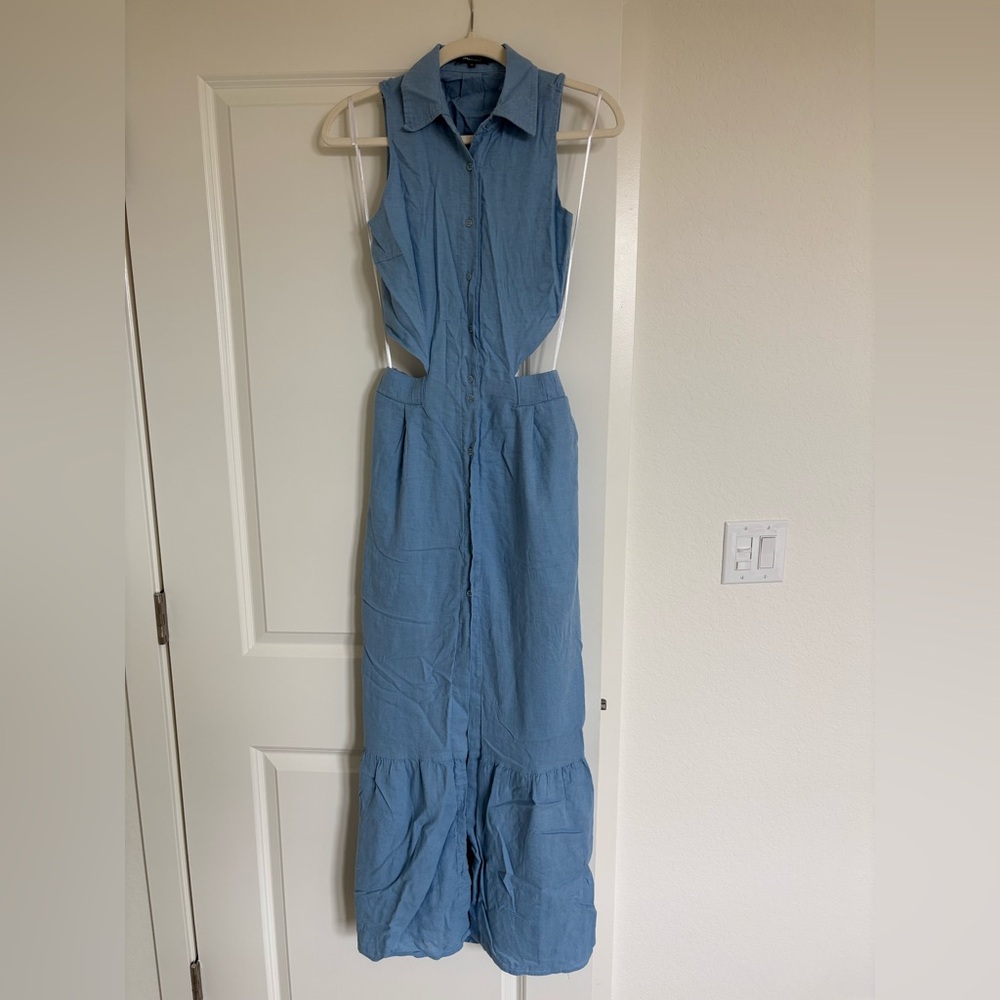NaraMilano Light Blue Linen Maxi Dress with cutout back
